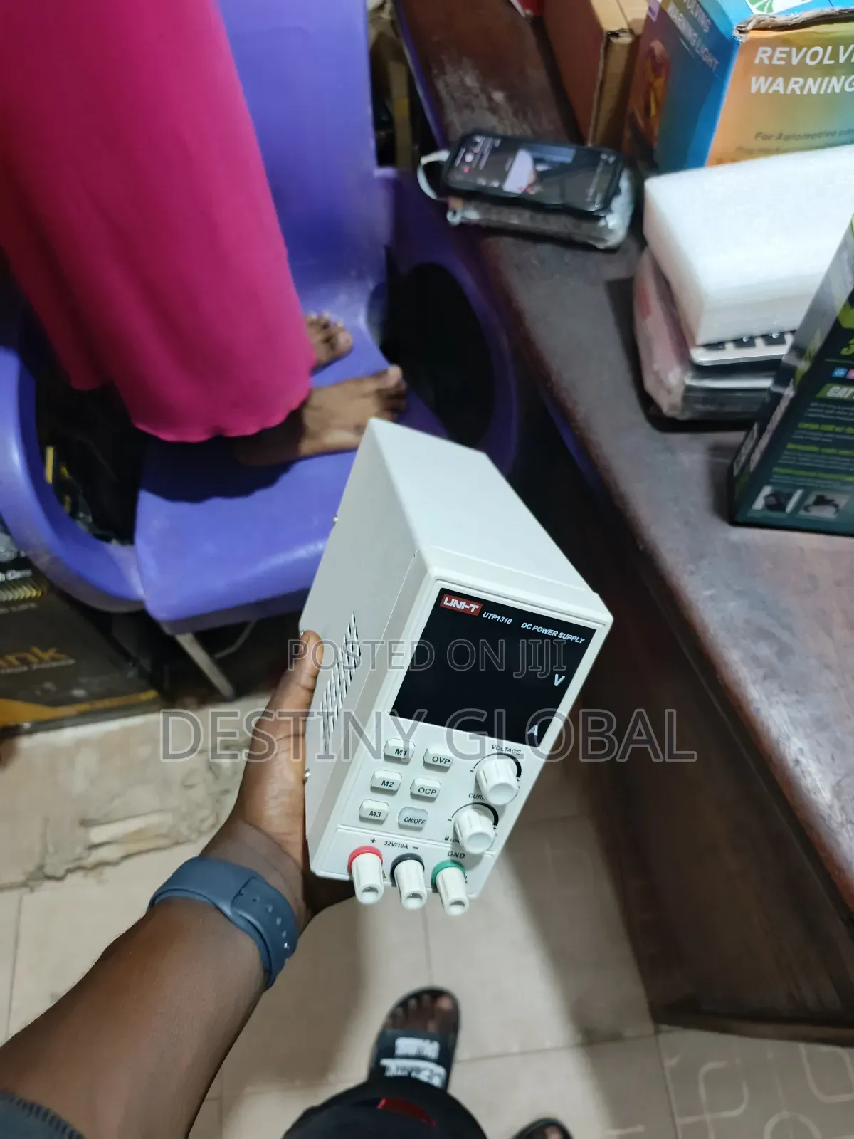 Uni-T Dc Power Supply.
