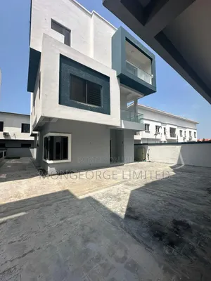 4bdrm Duplex in Chevron for sale