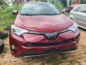 Photo - Toyota RAV4 XLE 4dr SUV AWD (2.5L 4cyl 6A) 2018 Red