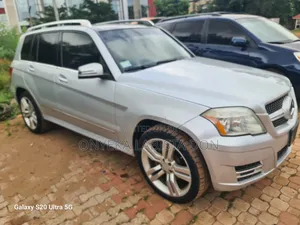 Photo - Mercedes-Benz GLK-Class 2012 Silver