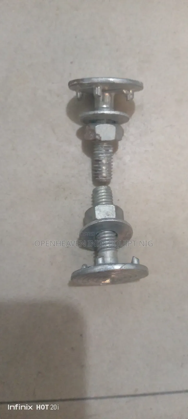 Plastic/Metal/Bolts Elevator Cups
