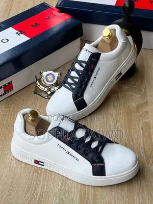Tommy Sneakers