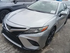 Toyota Camry XSE (2.5L 4cyl 8A) 2019 Silver