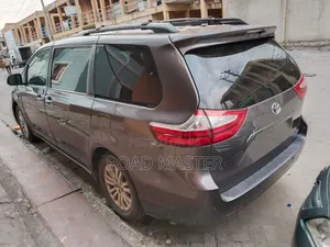 Toyota Sienna 2015 Gray