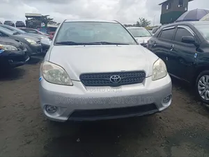 Toyota Matrix Hatchback AWD (1.8L 4cyl 4A) 2006 Silver
