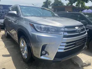 Photo - Toyota Highlander 2015 Silver