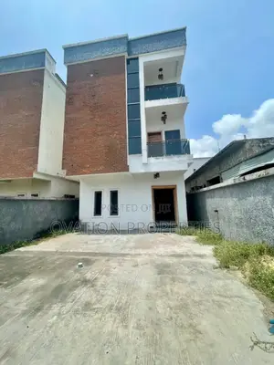 5bdrm Duplex in Adewole Kuku, Lekki for sale