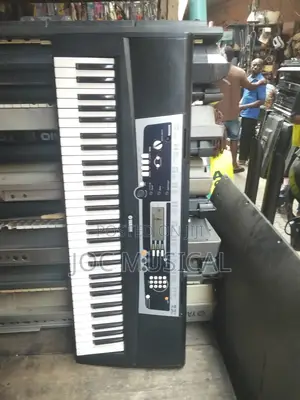 Keyboards Ypt 210