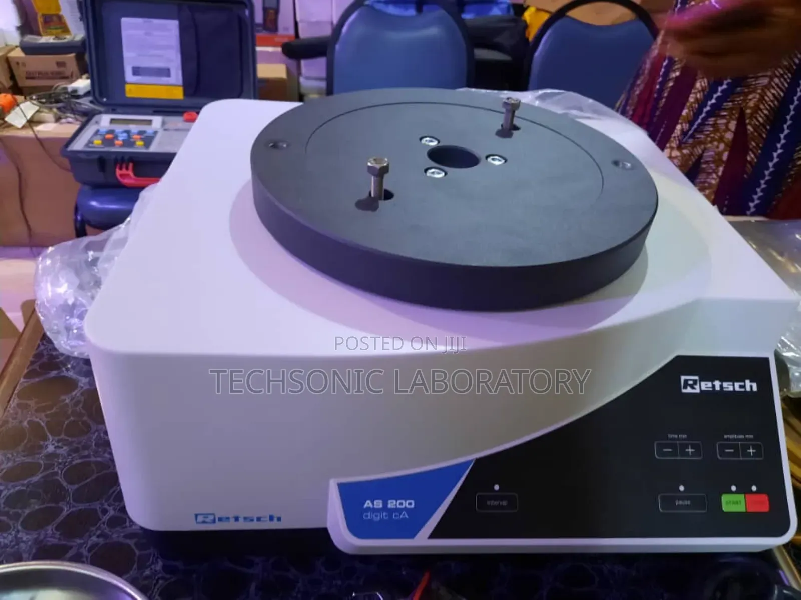 Retsch Vibrating Sieve Shaker as 200 Basic