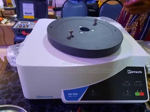Retsch Vibrating Sieve Shaker as 200 Basic
