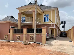 3bdrm Block of Flats in Mtn Mast,Gra, Benin City for sale