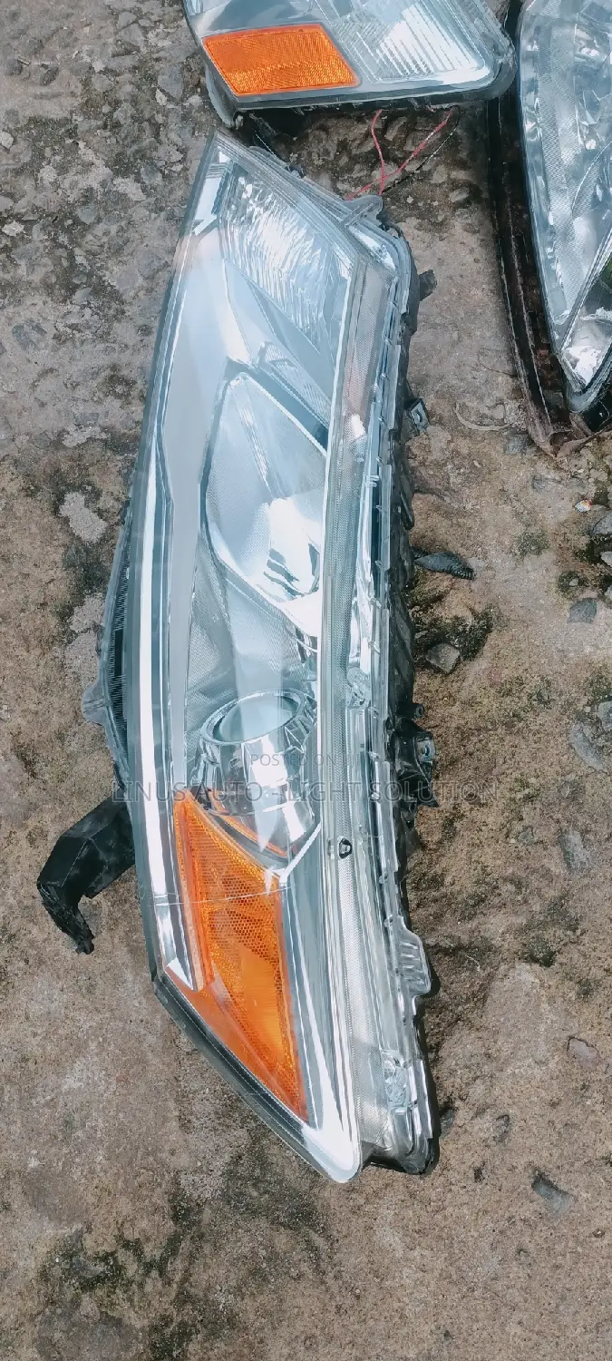 Head Light 2012 Crosture