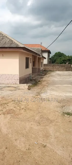 Photo - 3bdrm Block of Flats in Obafemi-Owode for rent