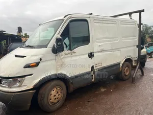Photo - Iveco Daily 2002 Red