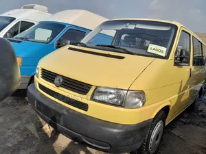 Volkswagen Transporter 2005 Yellow