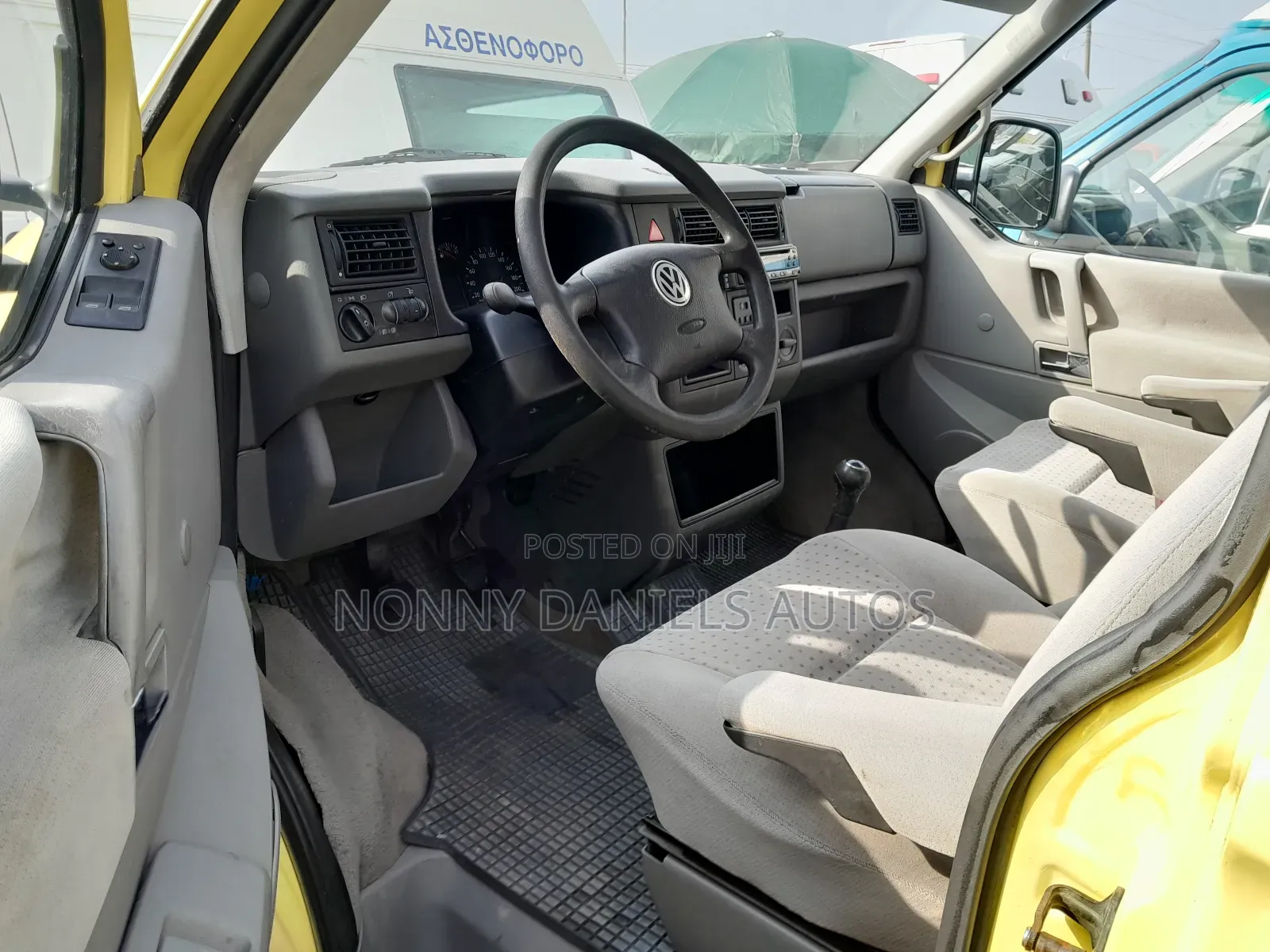 Volkswagen Transporter 2005 Yellow