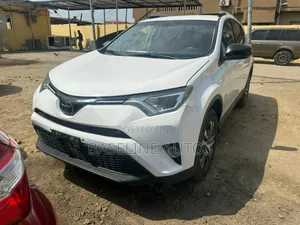 Toyota RAV4 2021 White