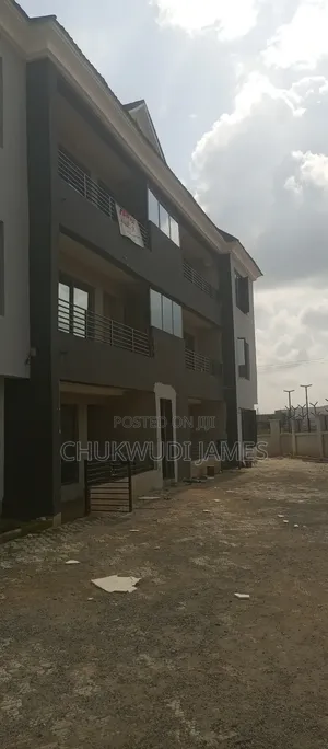 3bdrm Block of Flats in Jahi Property for sale