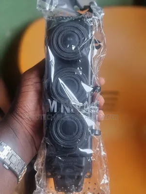 16a 2pin 3way Socket
