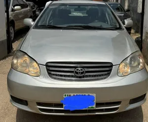 Photo - Toyota Corolla LE 2004 Silver