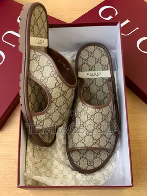Unisex Gucci Open-Toed!