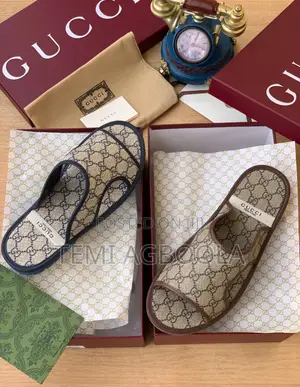Unisex Gucci Open-Toed!