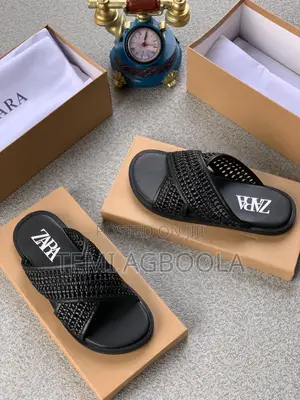 Photo - Zara Net Crossing Men’S Slippers