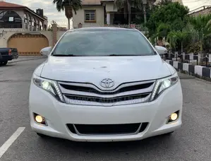 Toyota Venza Limited AWD V6 2013 White