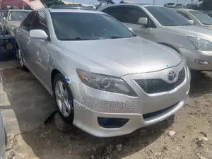 Toyota Camry SE 4dr Sedan (2.5L 4cyl 6AM) 2010 Silver