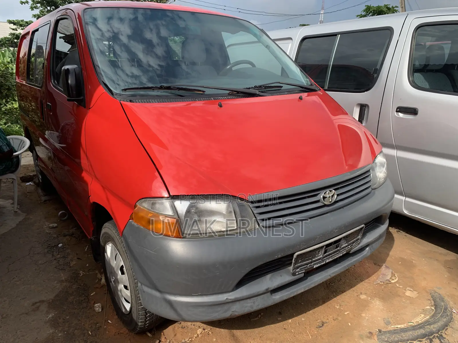 Toyota HiAce 2002 Red