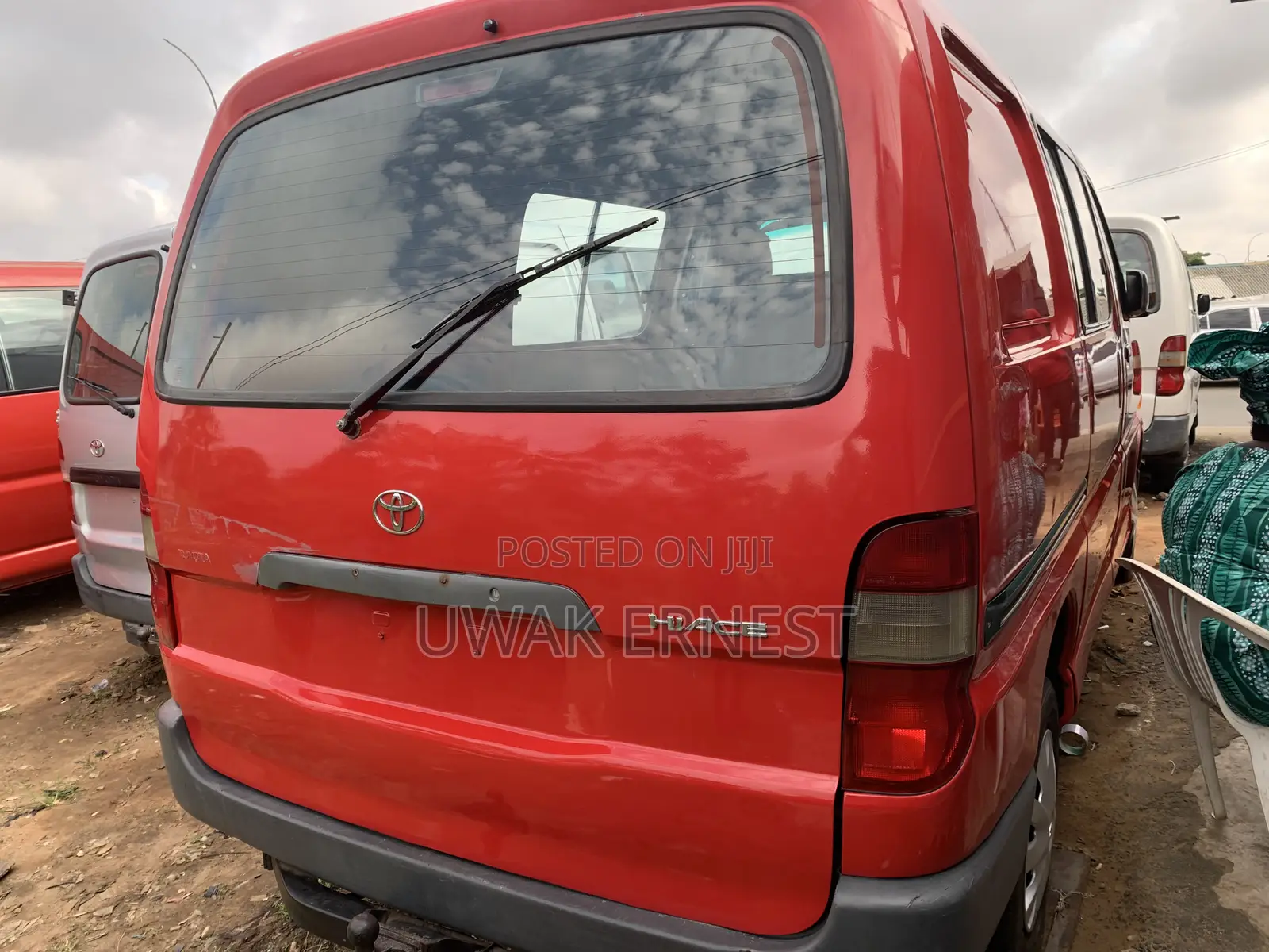 Toyota HiAce 2002 Red