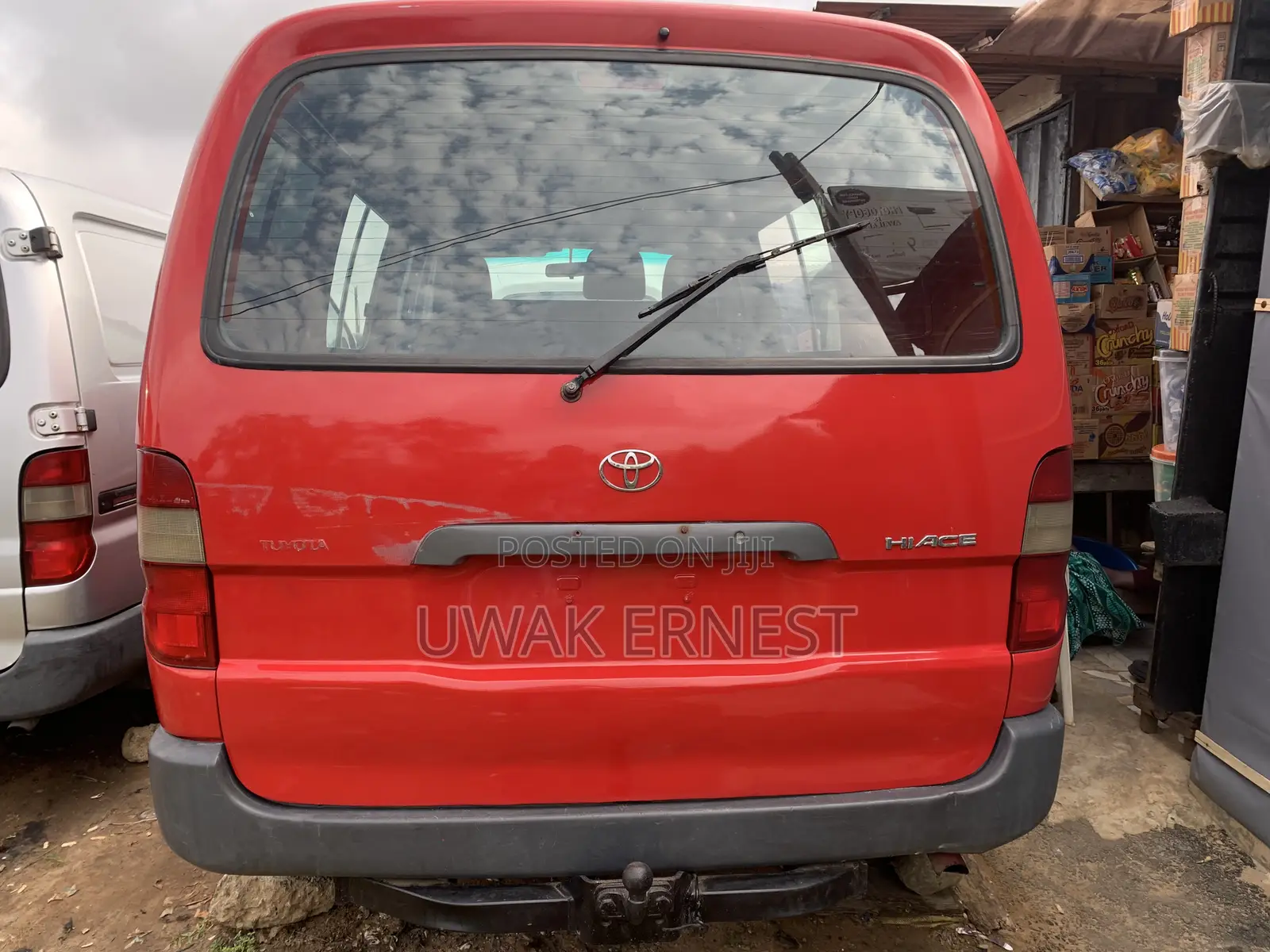 Toyota HiAce 2002 Red
