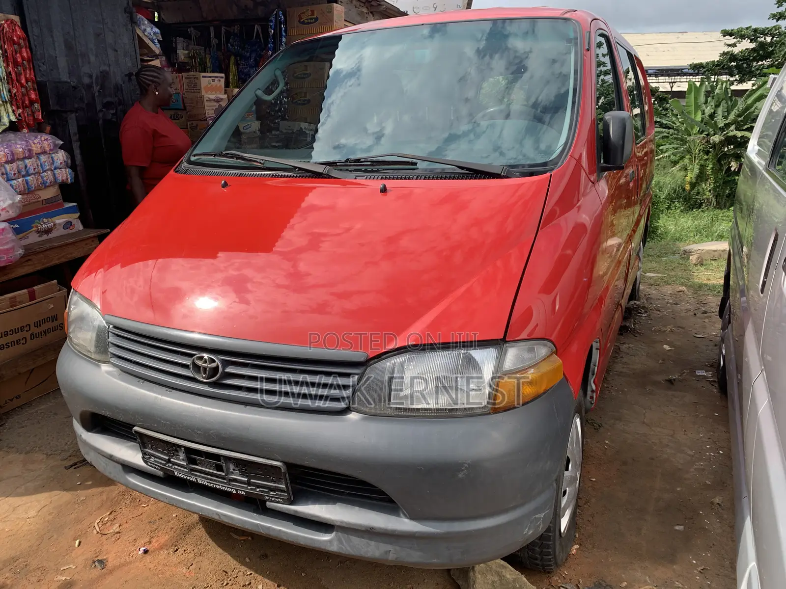 Toyota HiAce 2002 Red