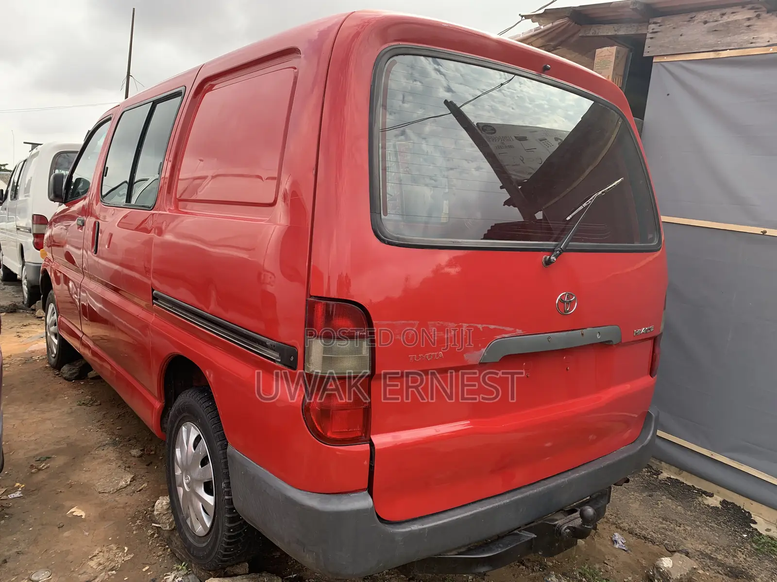 Toyota HiAce 2002 Red
