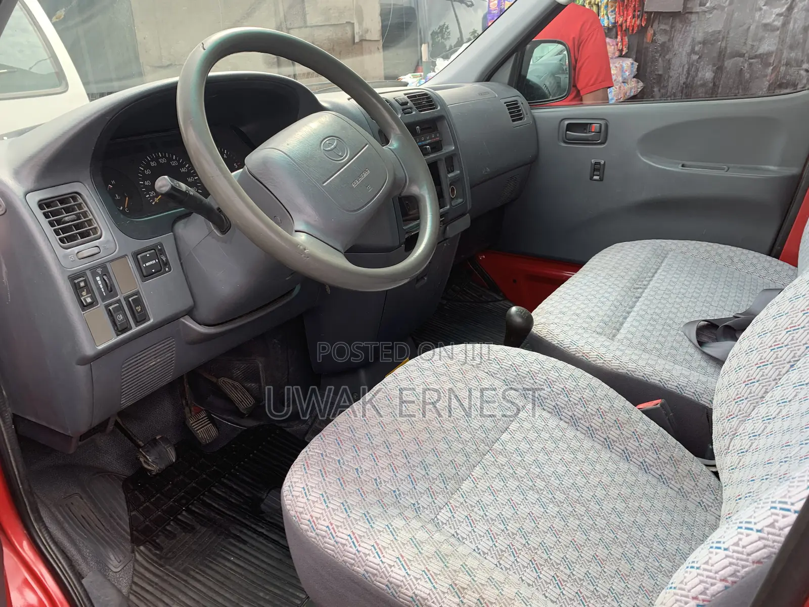 Toyota HiAce 2002 Red