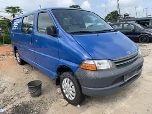 Toyota HiAce 2004 Blue