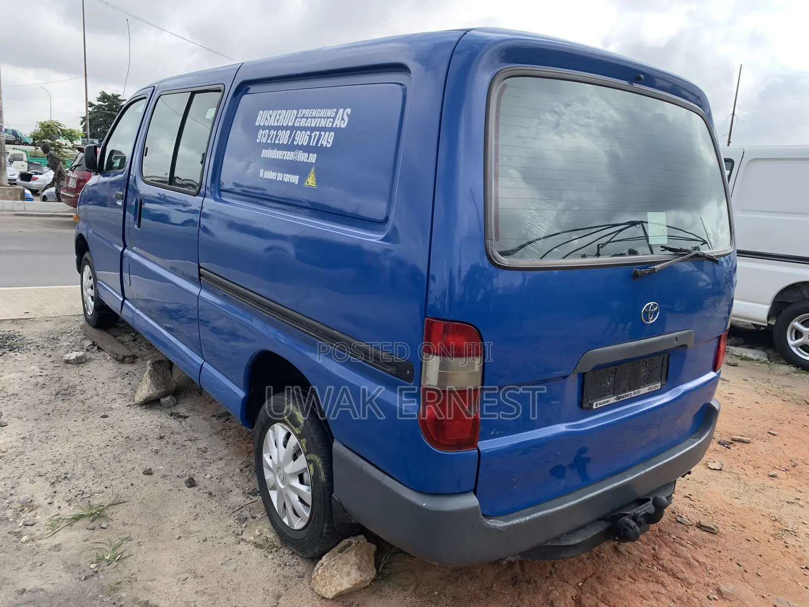 Toyota HiAce 2004 Blue