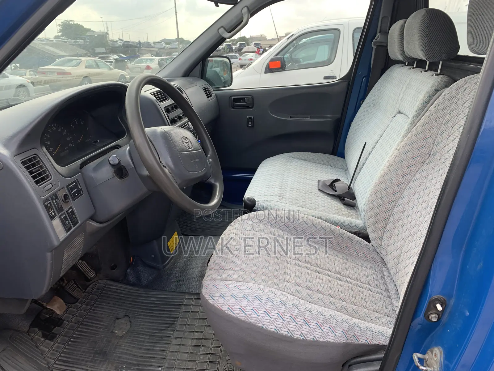 Toyota HiAce 2004 Blue