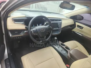 Toyota Avalon Limited Sedan FWD (3.5L 6cyl 6A) 2013 Gold