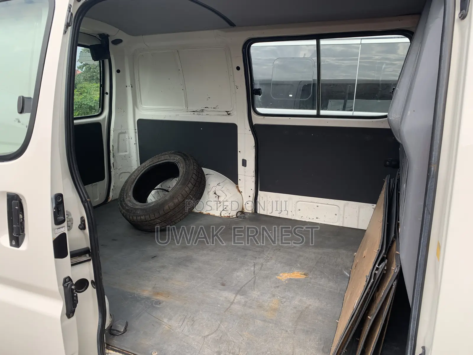 Toyota HiAce 2003 White