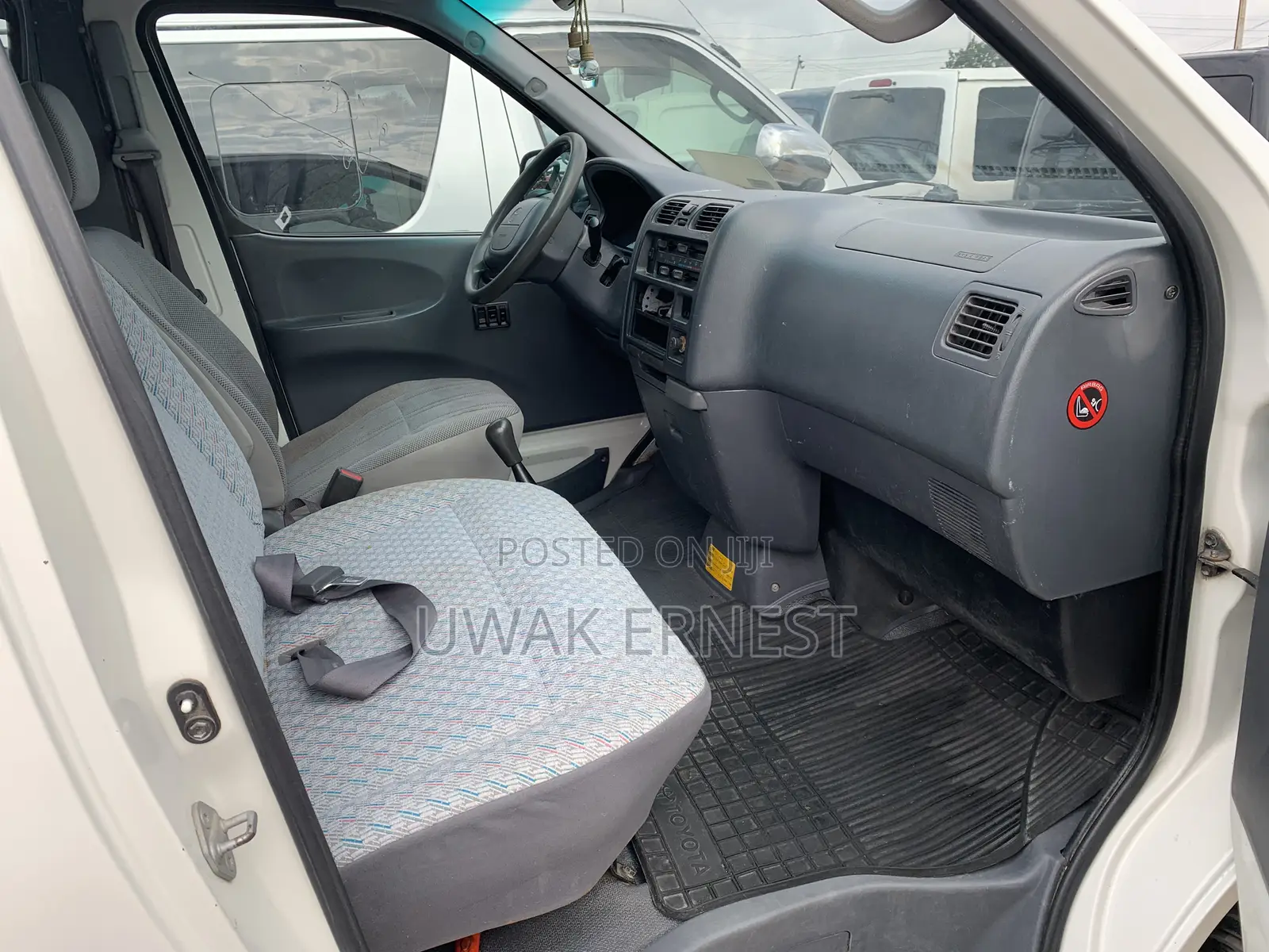 Toyota HiAce 2003 White