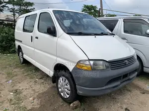 Toyota HiAce 2003 White