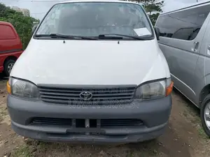 Toyota HiAce 2003 White
