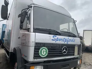 Super Sharp M/Benz 814 Container Body Truck
