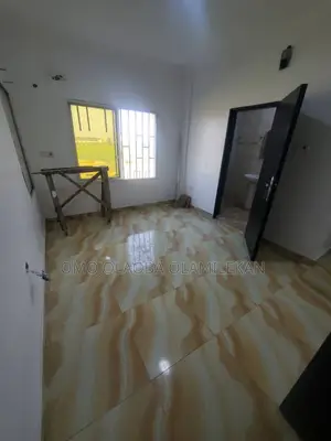 Photo - Mini Flat in Chevron for rent