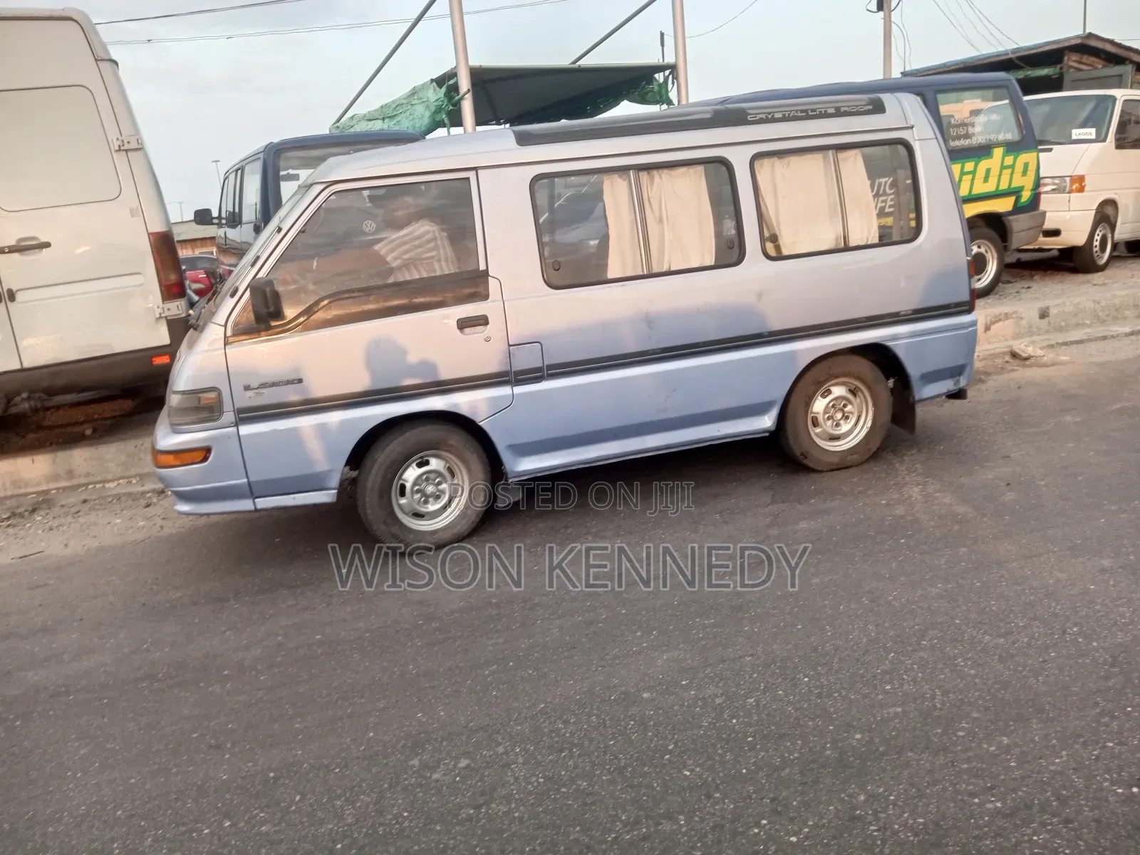 Mitsubishi L300 2006 Blue