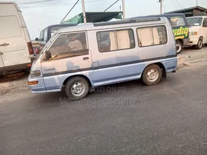 Mitsubishi L300 2006 Blue