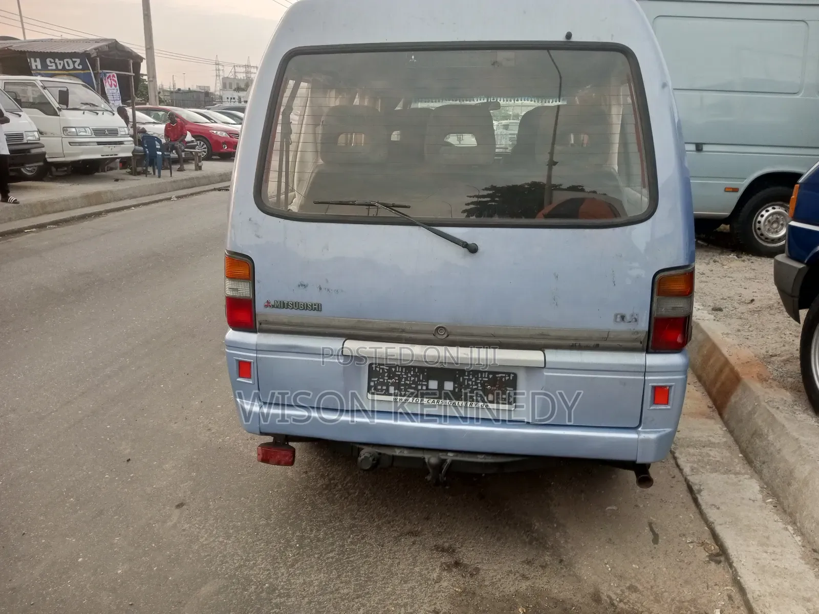 Mitsubishi L300 2006 Blue