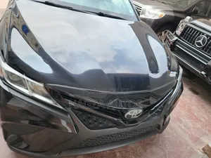 Toyota Camry SE FWD (2.5L 4cyl 8AM) 2018 Black