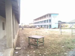 30 Classroom Functioning School Along Ikorodu Shagamu Rd